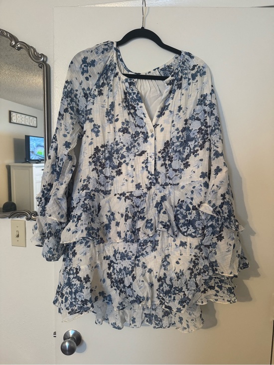 Maeve Dresses & Skirts - NEVER WORN anthro White & Blue Floral Ruffle dress